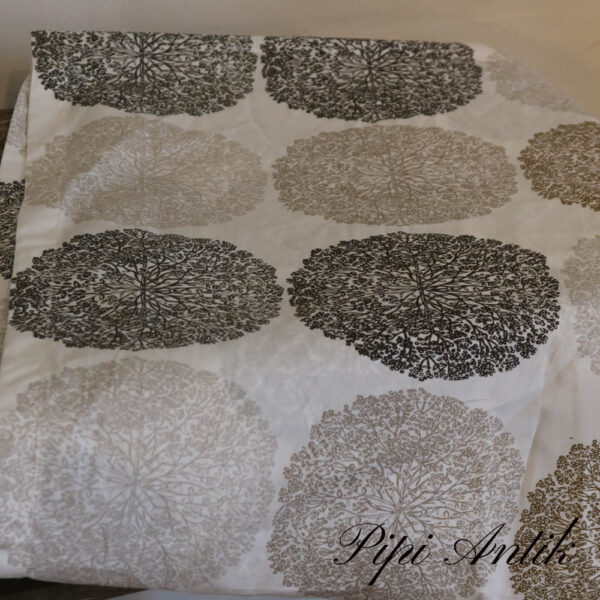10. Pyntegardiner med beige blomster B44xH193 evt pudestof emne