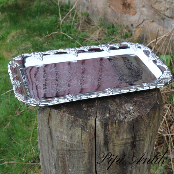 13. Sølvpletbakke med blot vindruekant L47,5xB27cm