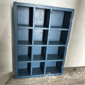 02. Sættekasse fra gl sømkasse Madam Blå B32xH45xD9cm flere rum