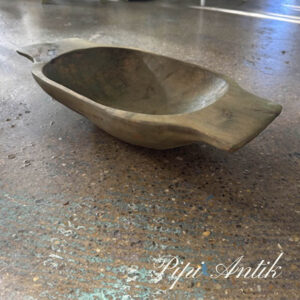 03. Dejtrug lille grønlig brunlig voks på L53xD26xH11cm