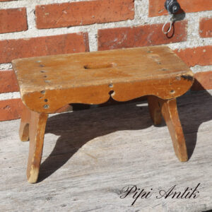 06. Skammel lille natur patineret B15xL32,5xH20cm