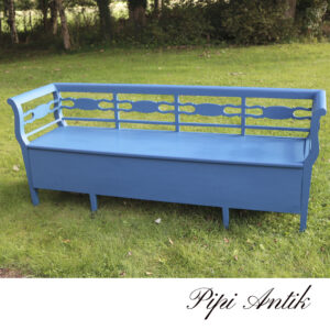 06. Svensk slagbænk i Madam Blå L192xD53,5xH75cm