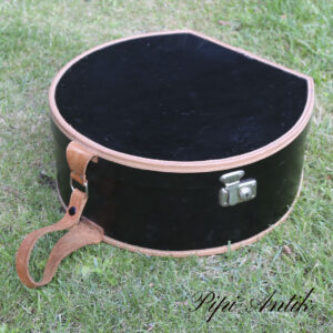 38. Hatteæske taske med læderstrops flot stand Ø40xH17cm