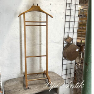 02. Stumtjener Habitstander Herrebjent retro B45xD36xH105cm