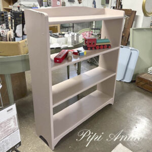 03. Træ reol i gammel rosa L90xD24,5xH114cm