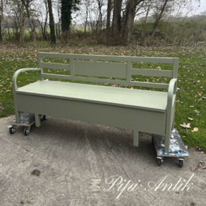 102. Svensk slagbænk Olivengrøn L184xD58xH83cm SædeH42,5cm