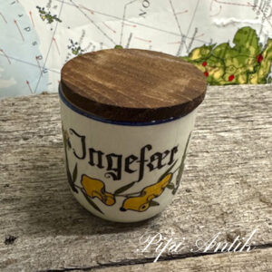 09. Knapstrup Ingefær krydderikrukke med teak låg Ø7x7cm