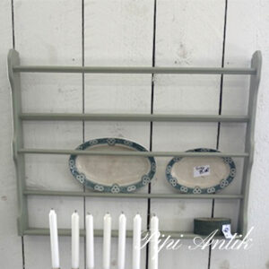 16. Tallerkenrække lys olivengrøn L72xD8xH60cm