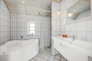 Badeværelse med spabad Mejlbyvej 2 Stauning Skjern