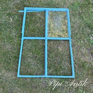 21. Staldvindue tyrkis B46xH70,5 et med glas